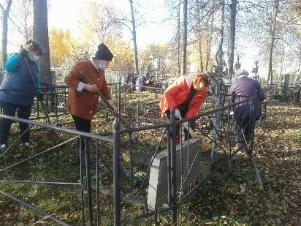 Уборки мест захоронений родственников получателей социальных услуг