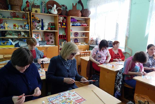 Плетение из газетных трубочек