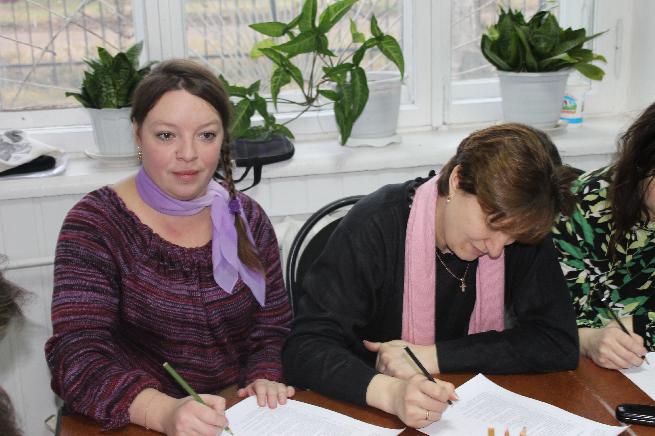 Занятие в школе психологической грамотности по теме «Эмоциональное напряжение в профессиональной деятельности социальных работников». 